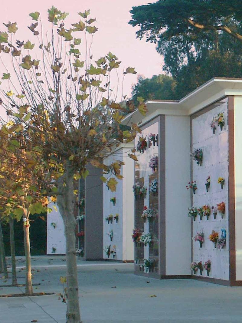 Home Holy Cross Cemetery